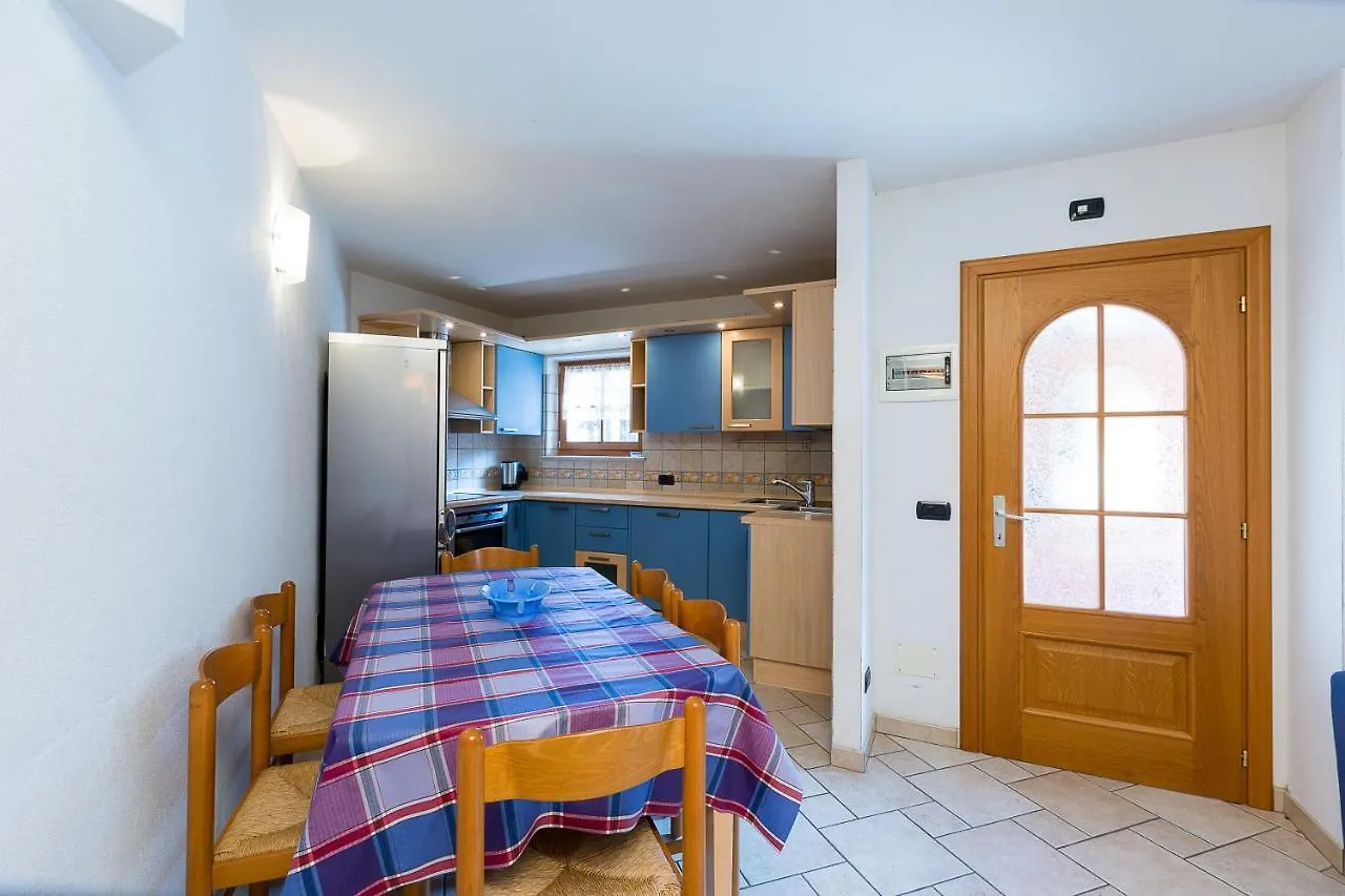 Chalet Champagne Livigno 0*,  İtalya